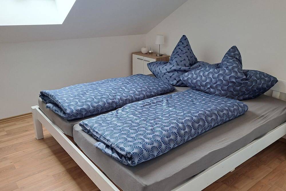 Entire apartment, Gemütliche Neue Ferienwohnung in Bierdorf am Ammersee in Dießen am Ammersee, Ammersee