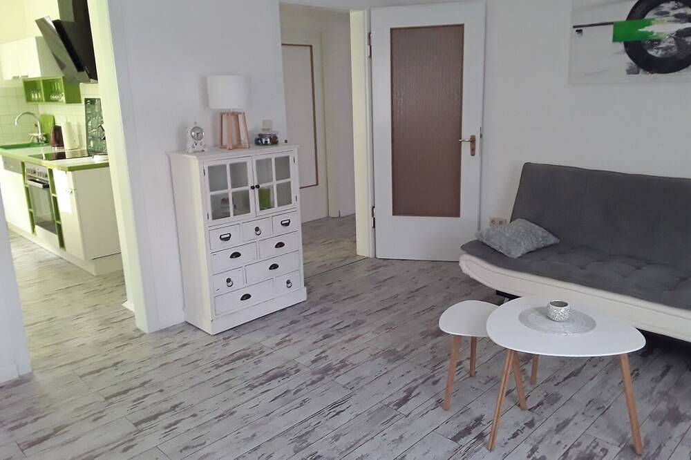 Ganze Wohnung, Modern möblierte 2-Zimmer Wohnung  in 70376 Stuttgart-Münster in Stuttgart, Stuttgart Region