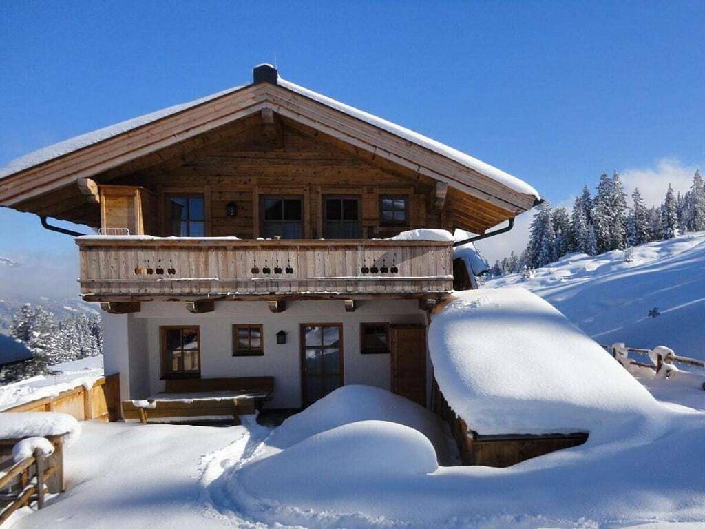 Ski lodge in Krimml with swimming pool in Hochkrimml, Krimml