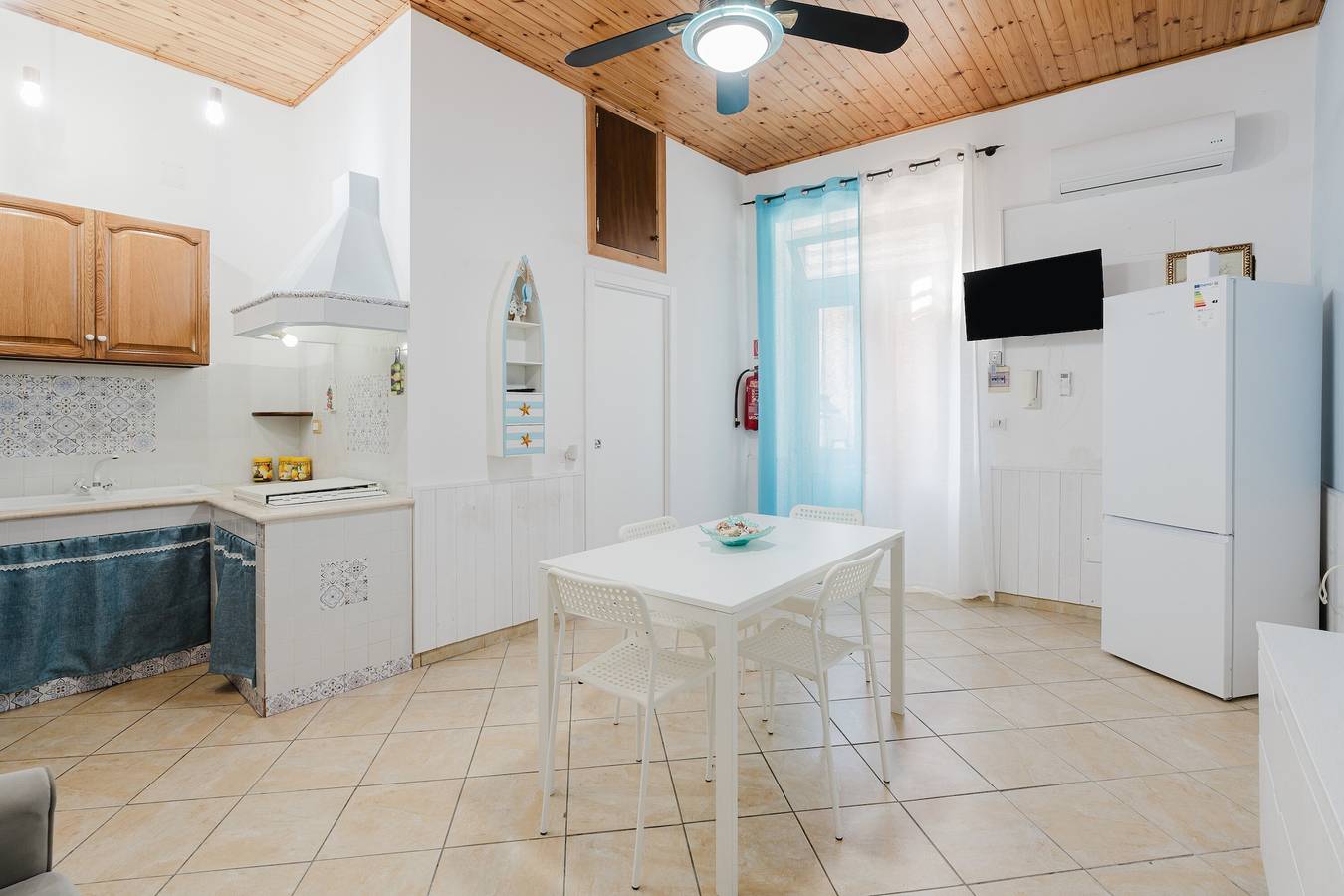 Geheel appartement, Appartement 'Perla Marina Piano Terra' met Wi-Fi en Airconditioning in Trappeto, Provincie Palermo