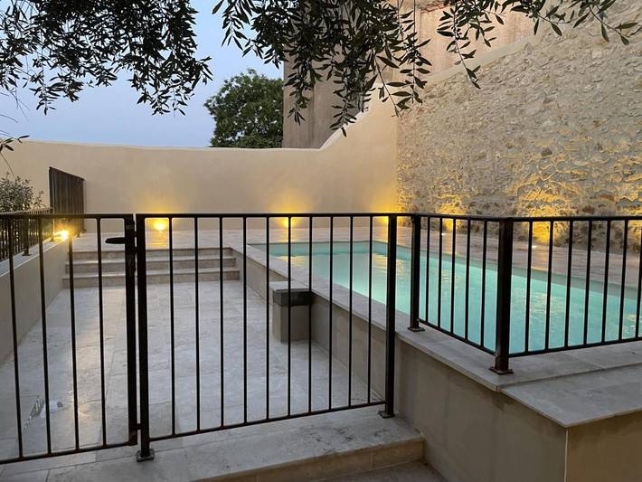 Location de vacances pour 3 personnes, avec jardin ainsi que piscine et vue à Quarante - 2