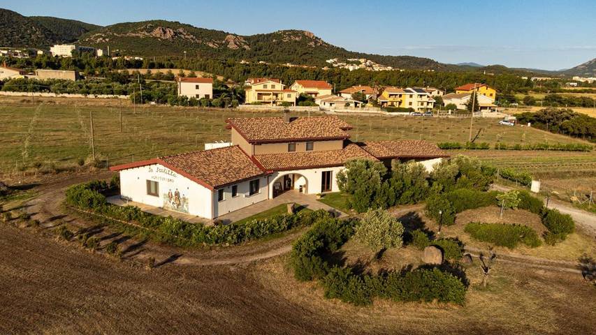 Appartamento per 3 persone, con panorama e giardino nonché terrazza in Carbonia