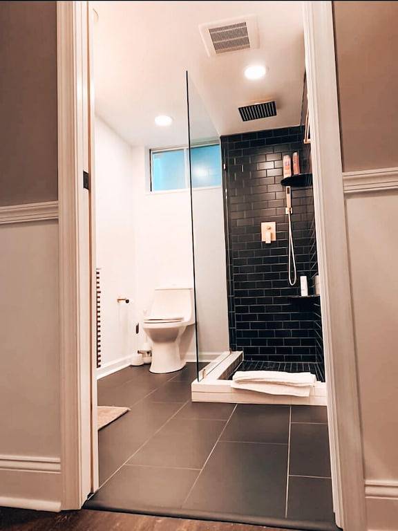 Wunderschön renoviertes 3500 Quadratmeter großes Oxford-Haus in Richmond !! in Richmond, Virginia