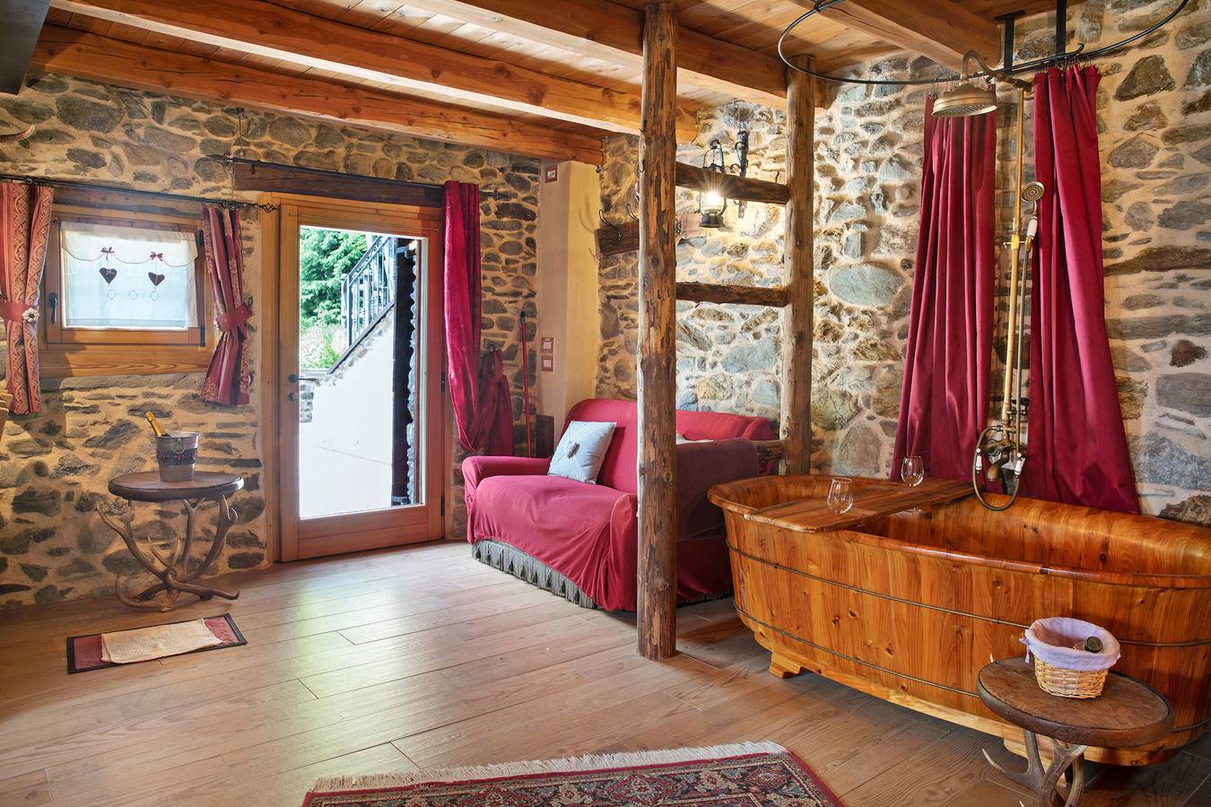 Pension 'Cuore Selvatico' mit Bergblick, privater Terrasse und eigenem Garten in Monno, Veltlin