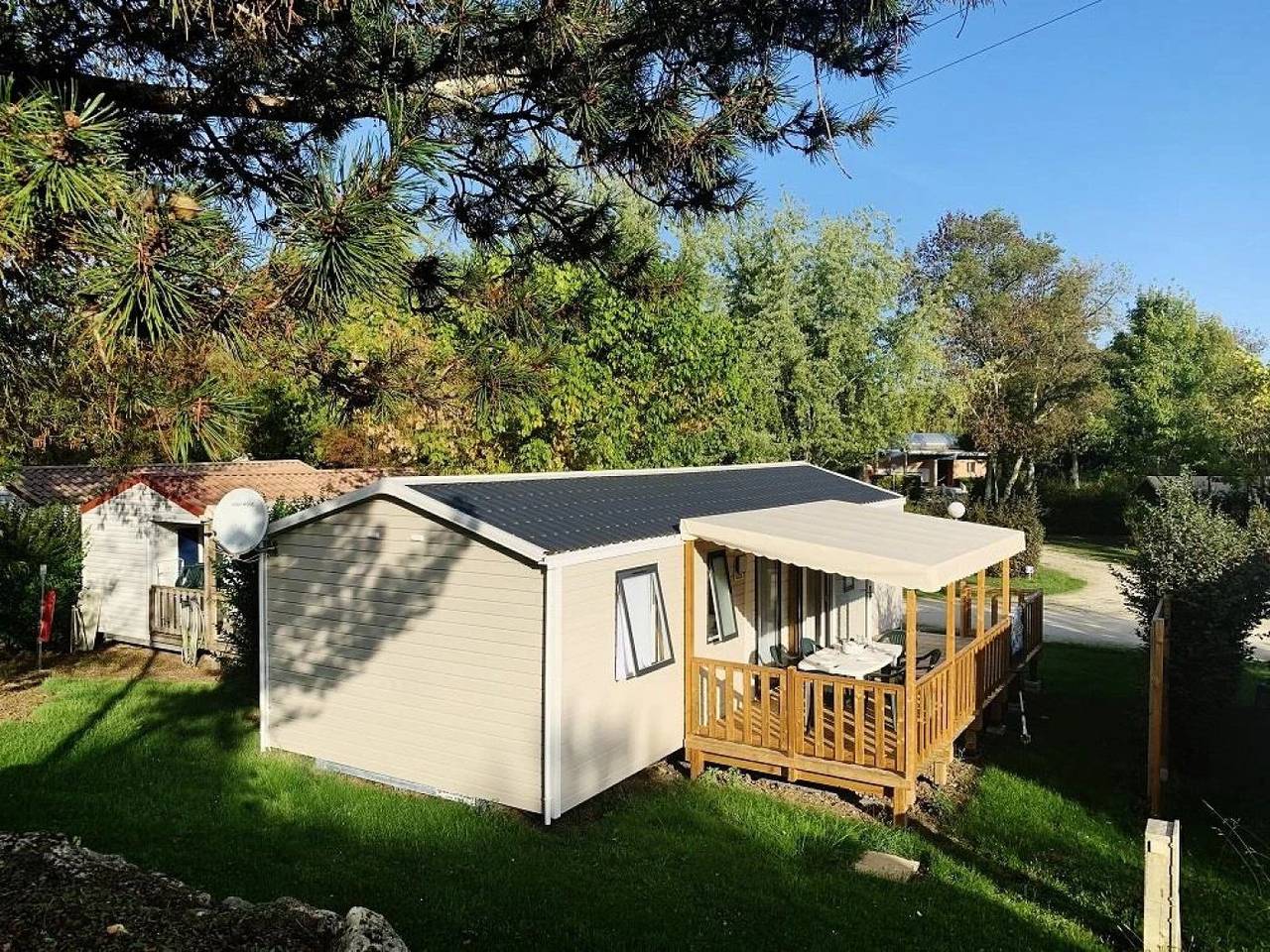 Zecamping 3* piscine chauffée pet friendly animations locatif Lv 40m2 in Montpon-Ménestérol, Périgord Blanc