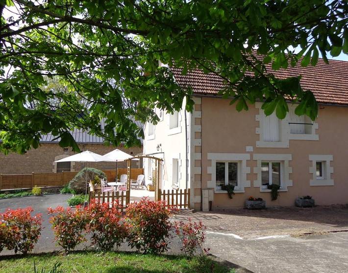 Appartement de vacances pour 4 personnes, avec Terrasse et Jardin ainsi que Piscine et Vue