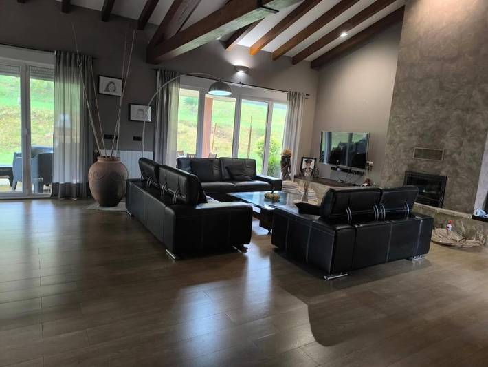 Chalet para 8 personas, con Terraza y Jardín en Oviedo - 2