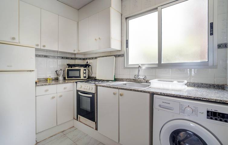 Ganze Ferienwohnung, Rückzugsort am Meer mit TV, Terrasse und Parkplatz - 900m bis Praia Teste in Platja del Dosser (Cullera), Cullera