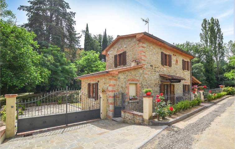 Apt de 110m2 avec parking, feu de camp et WiFi in Bugiana, Monte San Savino
