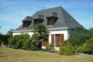 Location de vacances pour 8 personnes, avec jardin et terrasse à Lingreville