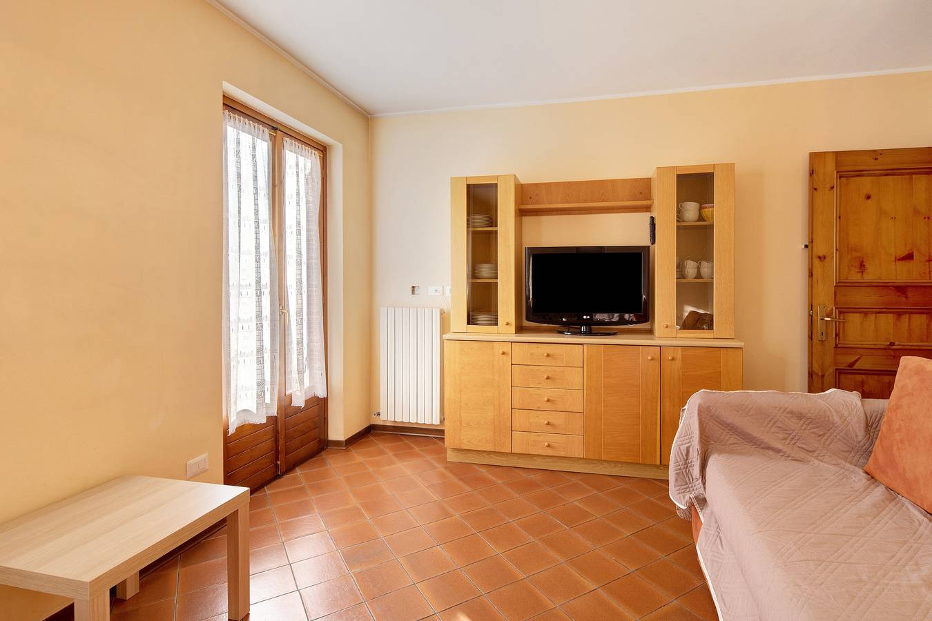 Entire apartment, Apartment 'Chalet Meridiana Appartamento 3' with Mountain View and Wi-Fi in Livigno (Town), Livigno