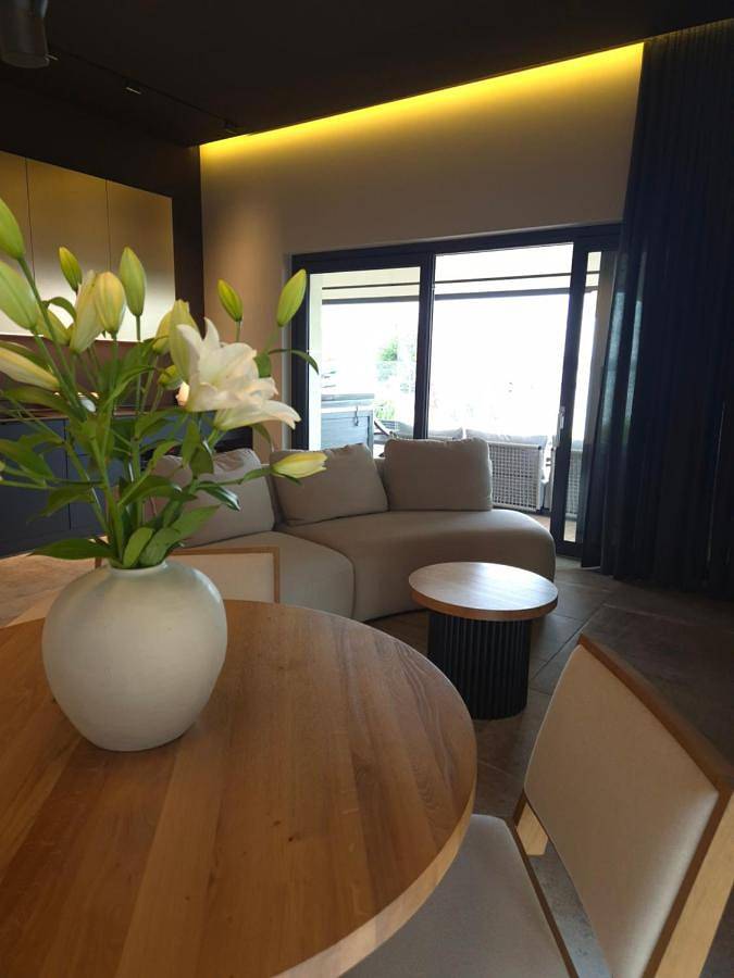 Cały apartament, Two-Bedroom Apartment with Lake View in Boszkowo, Wielkopolska