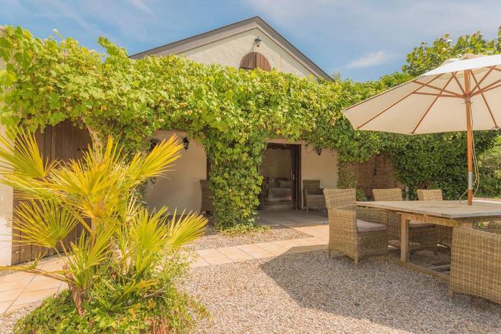 Location de vacances pour 8 personnes, avec piscine et vue ainsi que vue sur le lac et jardin à Poperinge - 4