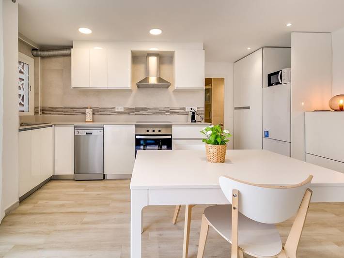 Gîte pour 4 personnes, avec vue sur l’océan ainsi que piscine et terrasse à Santa Susanna - 4