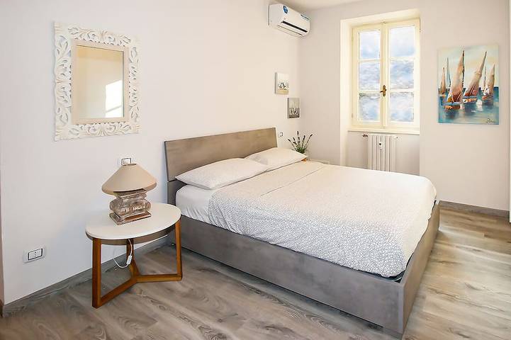 Appartamento intero, Casa Ariel, in piazza a Colico, Lago di Como, Como Lake in Colico, Alpi Orobie Occidentali