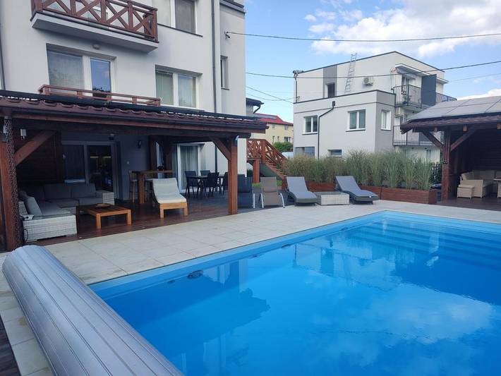 Apartament wakacyjny dla 6 osób, z Balkon i Taras oraz Ogród i Basen w Sztutowo