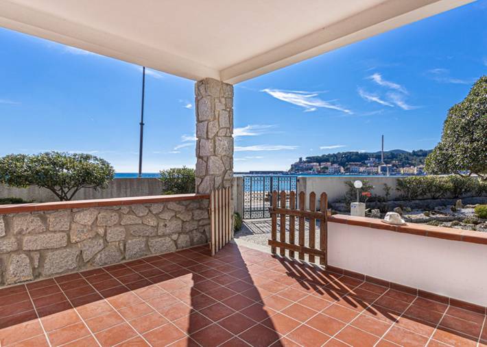 Ferienwohnung für 3 Personen, mit Terrasse und Garten in Marina di Campo