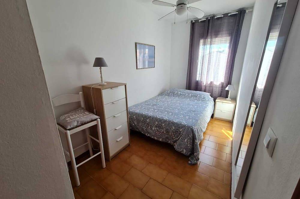Pretty Pecheur House with three bedrooms for 6 people with garage. in Empuriabrava, Upper Empordà