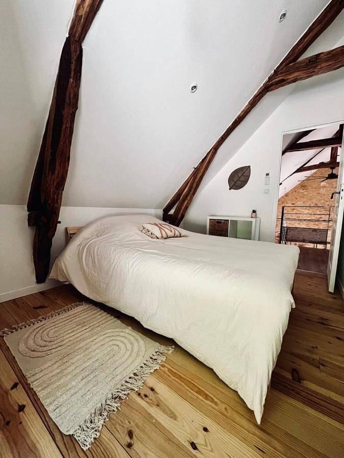 Location de vacances pour 7 personnes, avec piscine ainsi que jardin et jacuzzi à Chavagnac - 2