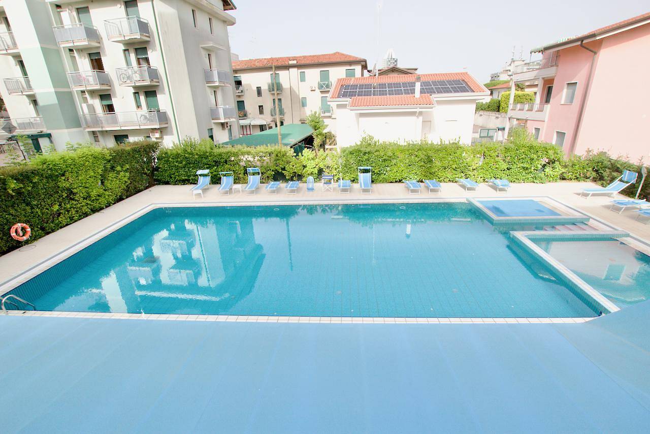 Ganze Wohnung, Wohnung mit einem Pool in Lido di Jesolo, Jesolo