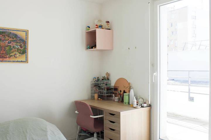 Ganze Wohnung, Apartment with balcony at the gates of Paris in Bagnolet, Seine-Saint-Denis