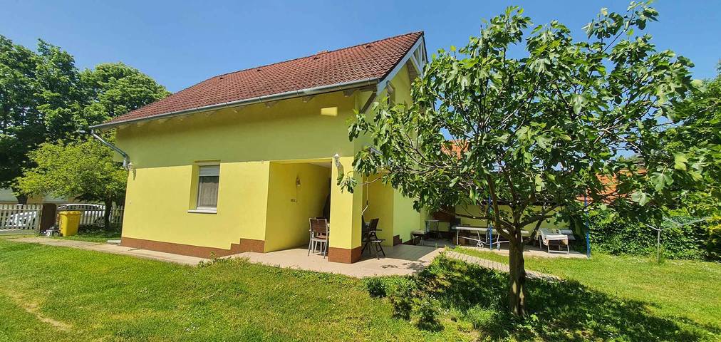 Ferienhaus für 6 Personen, mit Balkon und Garten - 1