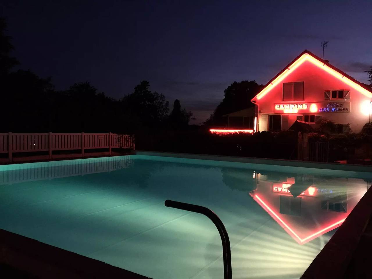 Mobilheim 2 Schlafzimmer 4 Personen in Saint-Honoré-les-Bains, Naturpark Morvan