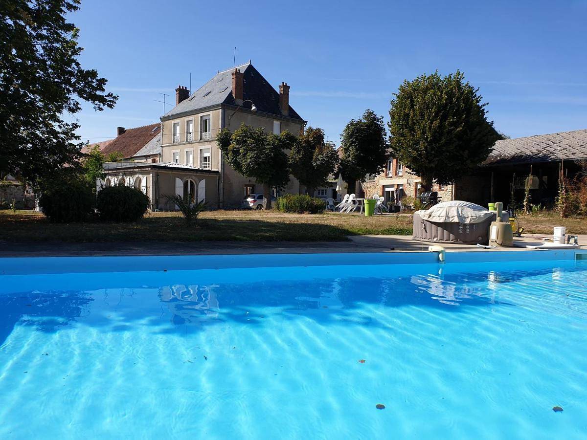 One-Bedroom House in Bussière-Dunoise, Région de Guéret