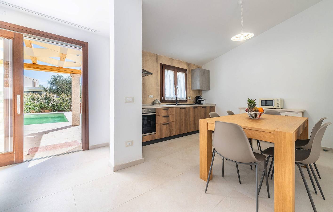 Gemütliche Ferienwohnung in der Nähe des Strandes La Cinta – Pool, WLAN und Parkplatz in San Teodoro, Olbia-Tempio