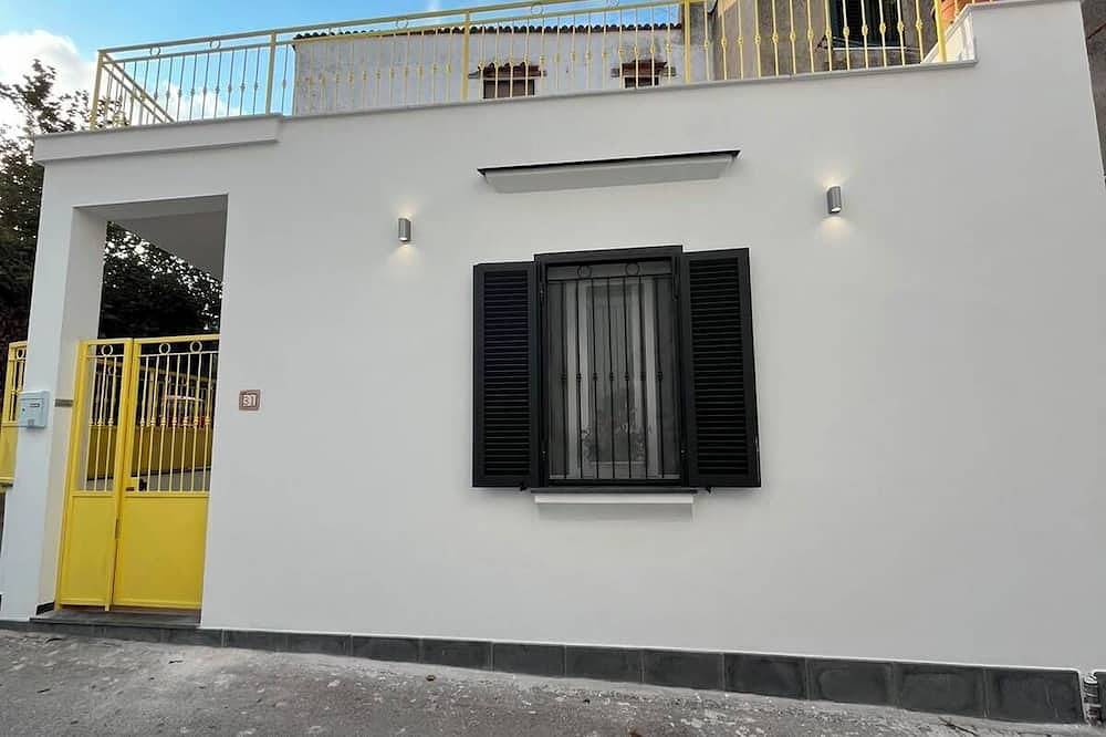 La Casetta - Vacation Home near Naples, Bacoli/Monte di Procida, 5 minutes from the sea in Monte di Procida, Neapel Provinz