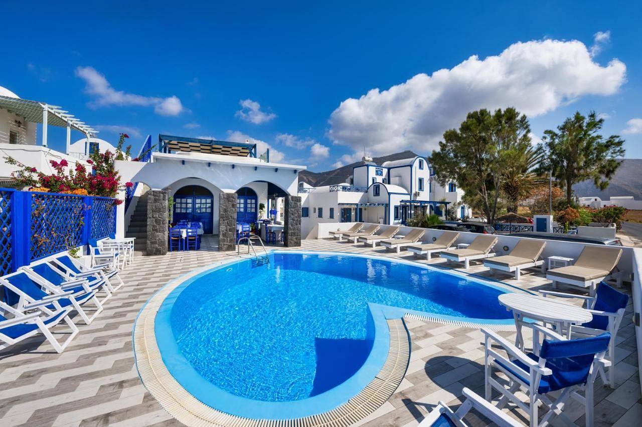 Honeymoon Beach Studios in Agios Georgios (Santorin), Santorin