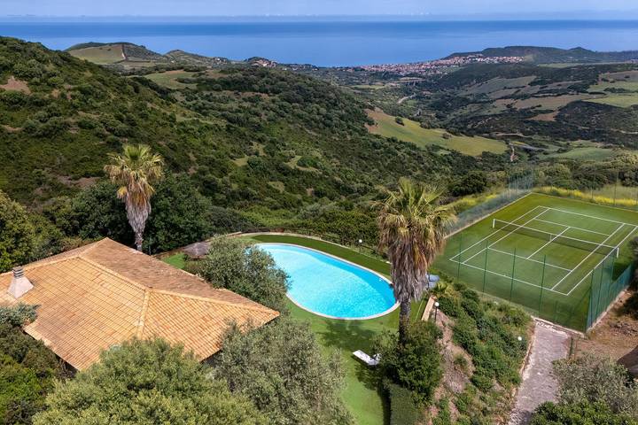 Villa mit pool für 5 Personen, mit Balkon und Garten in 