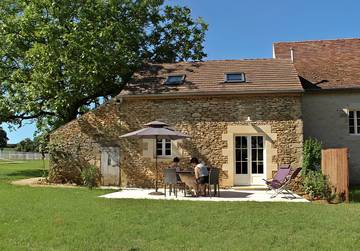 Gîte pour 4 personnes, avec jardin ainsi que piscine et terrasse à Saint-Geniès