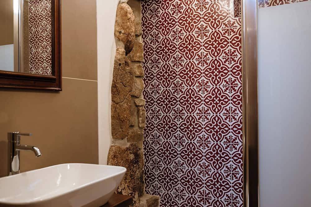 Alley effe| Petra: Corner of paradise in the heart of the historic center in Terracina, Agro Pontino
