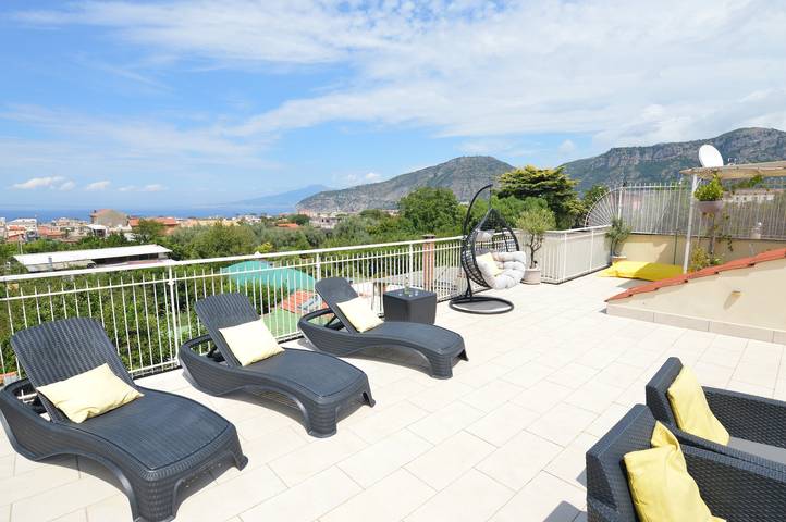 Vacaciones familiares en La Terrazza: la escapada de sus sueños en la costa de Sorrento in Sant'Agnello, Provincia de Nápoles