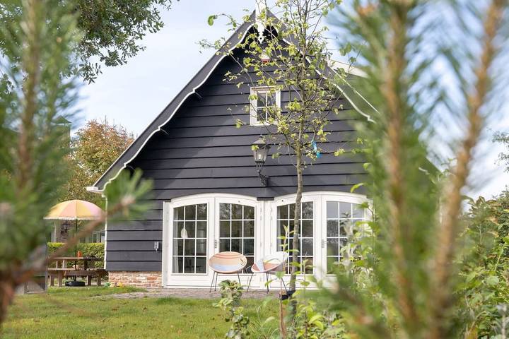 Ferienhaus für 4 Personen, mit Garten und Pool