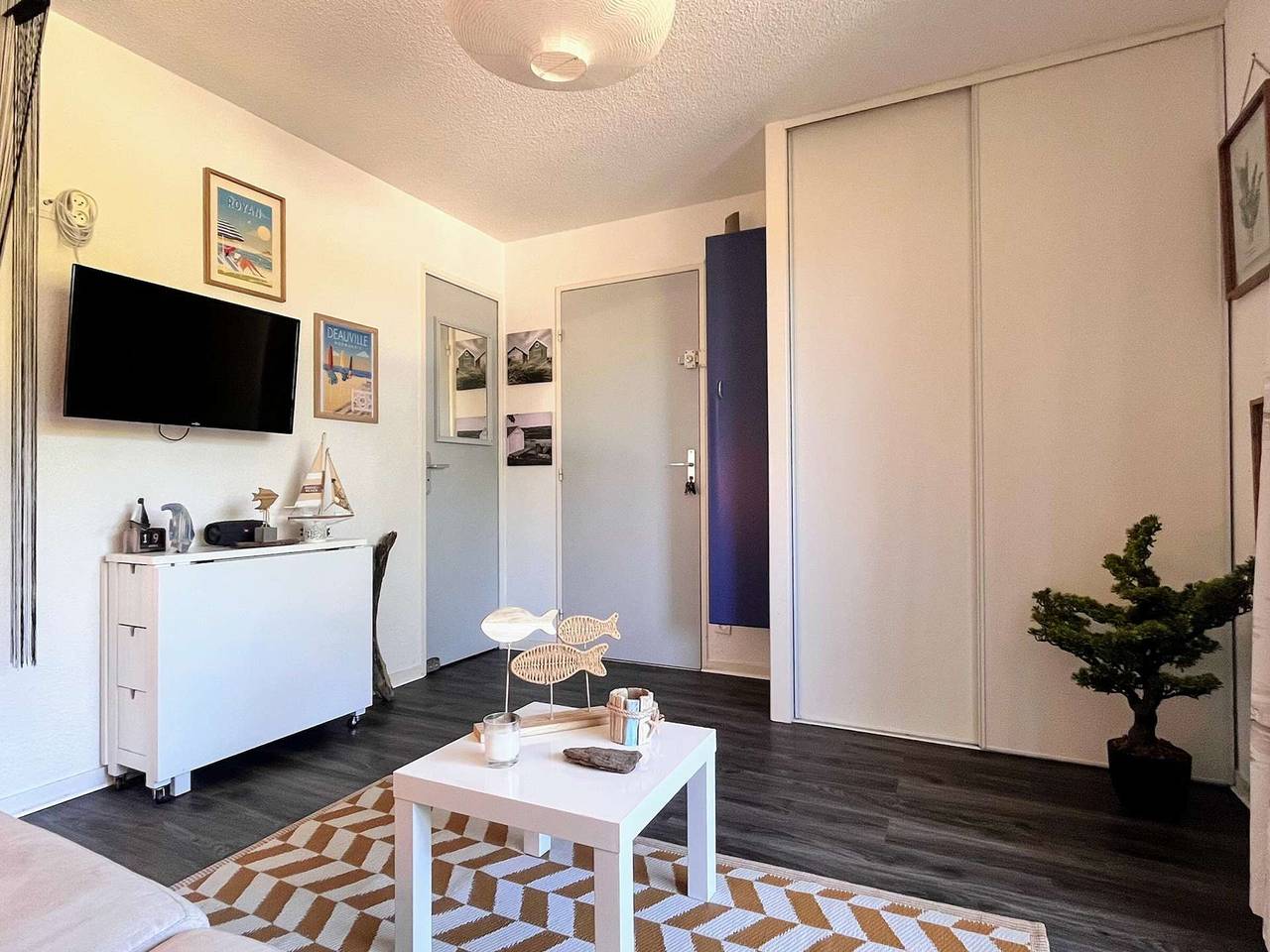 Studio entier, Studio rénové à 150m de la plage avec vélos et animaux acceptés in Saint-Georges-de-Didonne, Côte de Beauté