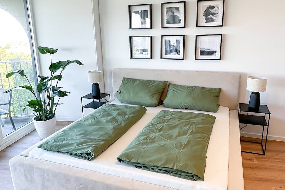 Entire apartment, ☆Bright apartment☆Wide view☆12th floor☆Netflix☆Center☆ in Augsburg, Bavarian Swabia