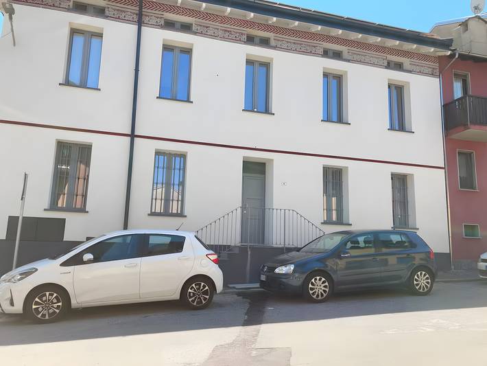 Entire studio, Studio Apartment 'Monolocale Red' with Wi-Fi and Air Conditioning in Delebio (Town), Delebio