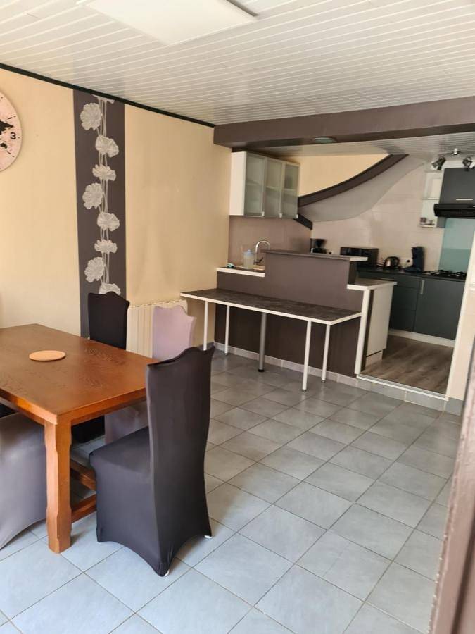 Appartement entier, Two-Bedroom Apartment in Vrécourt, Neufchâteau