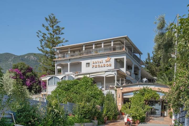 Room 'Double  116' with Shared Terrace, Wi-Fi and Air Conditioning in Nikiana, Alexandros