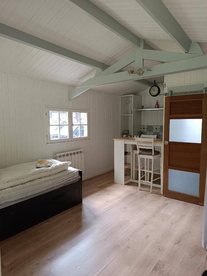 Gîte pour 2 personnes, avec jardin à Savigné-l'Évêque - 2