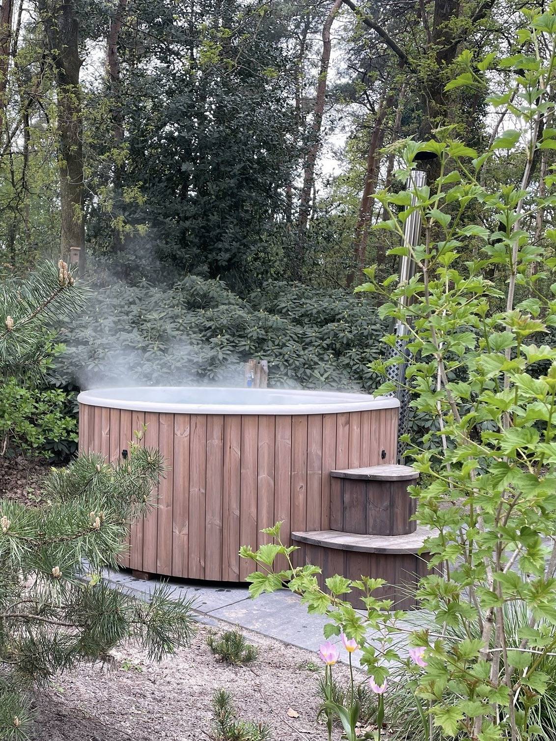 Park Berkenrhode — Bos Lodge 75 Eco 6 Personen mit Hot tub in Hoge Veluwe