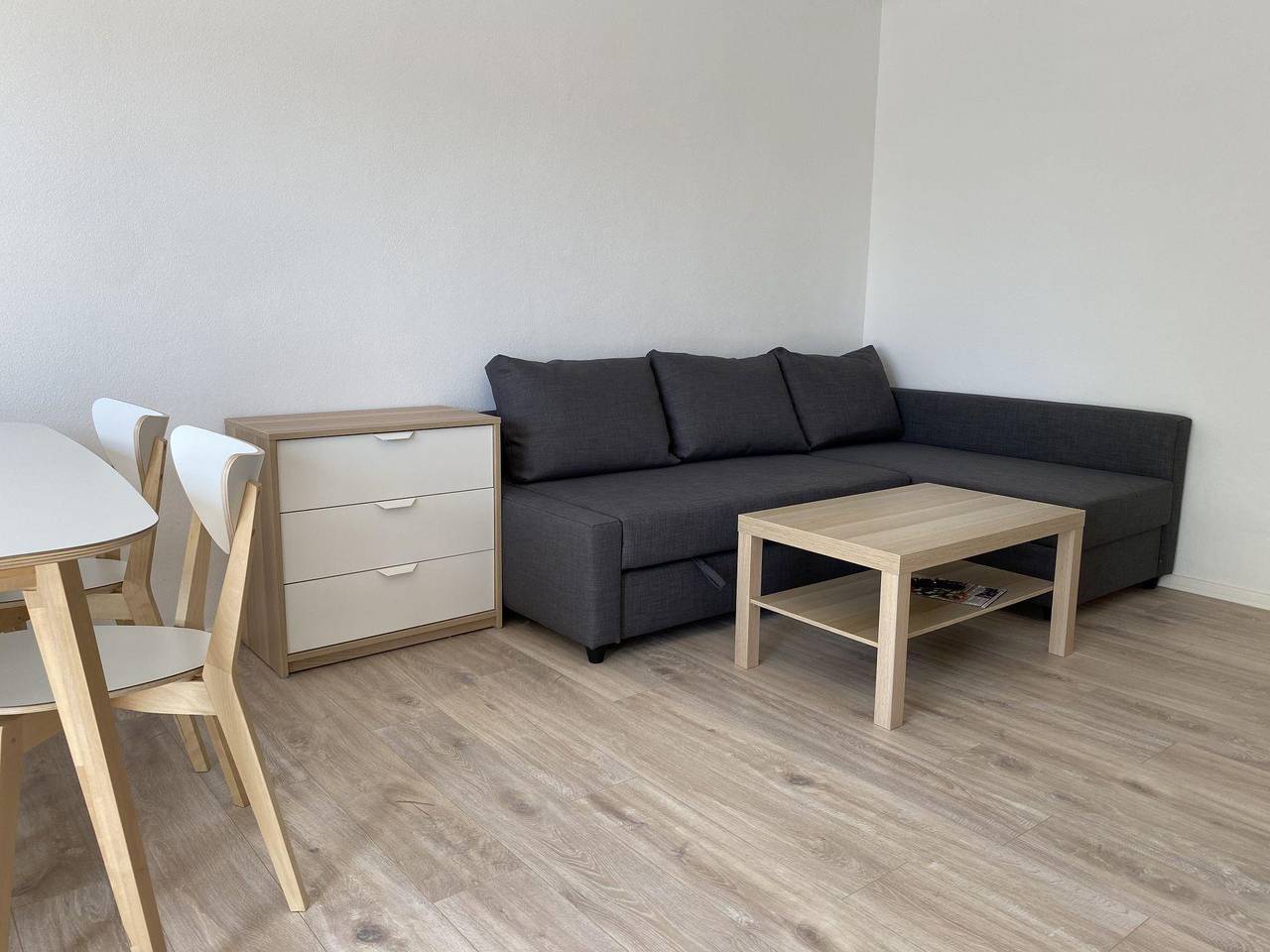 Ganze Ferienwohnung, Sad151 Moderne Monteurwohnung mit Balkon in Schwandorf, Ostbayern