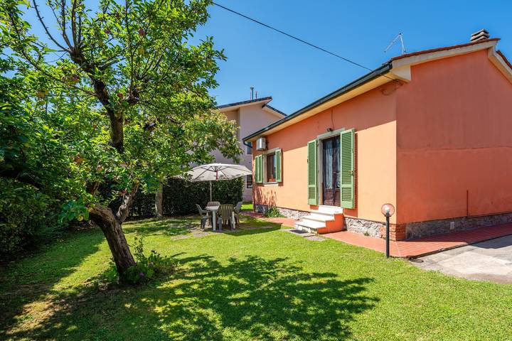 Vakantiehuis 'Tuscany Relax Con Giardino' met privé tuin, Wi-Fi en airconditioning in Pieve a Nievole, Provincie Pistoia