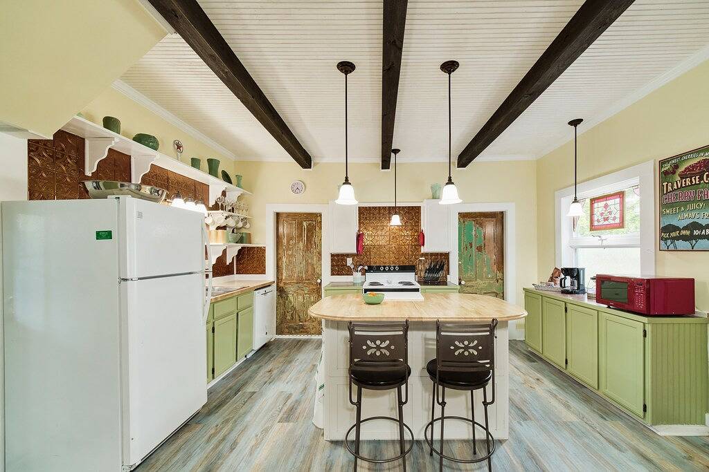 Discover stunning Northern Michigan from the comfort of the Port City Cottage in Manistee, Manistee County