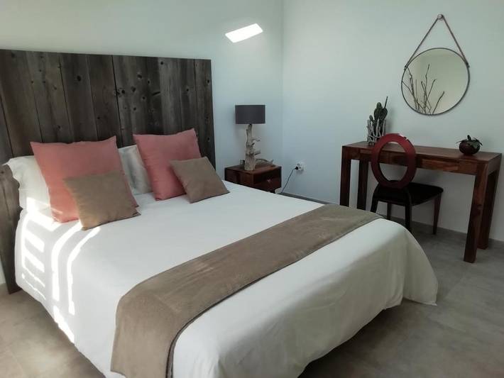 Location de vacances pour 6 personnes, avec vue ainsi que piscine et balcon dans Salin-de-Giraud - 3