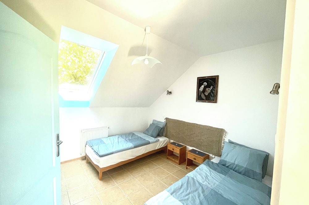 Ganze Wohnung, Spacious apartment with pool, panoramic view, garden in Kápolnásnyék, Gárdonyi járás