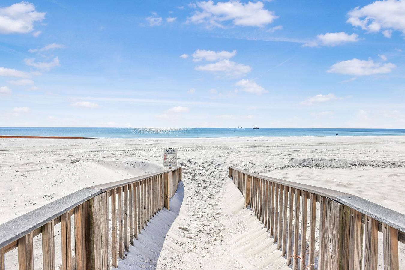 Ganze Wohnung, Dolphin Harbor 1B Bay beach access Sleeps 10 Three bedrooms 3 baths in Orange Beach, Baldwin County