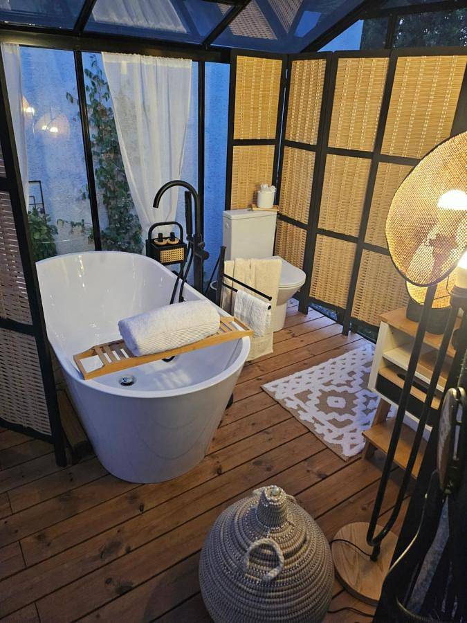 Tente pour 2 personnes, avec jacuzzi et jardin, animaux acceptés en Corse - 2